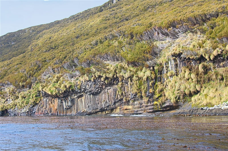 CampbellIs  2438 m Basalt Cliffs